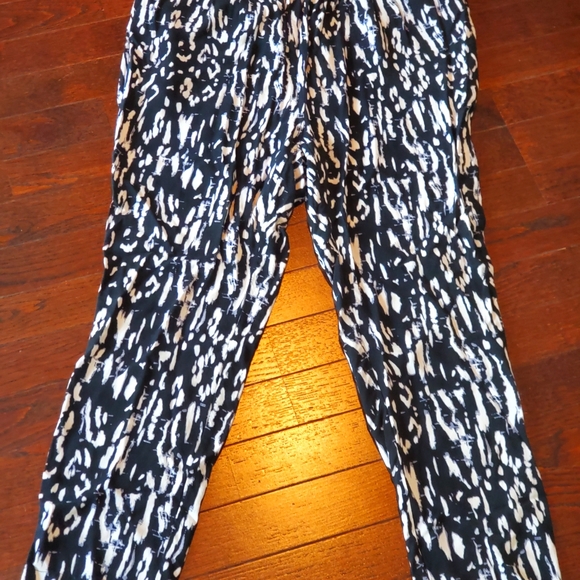 L011 - Vero Moda easy loose pants size XL - Picture 3 of 4